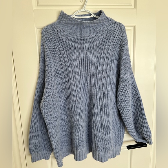 American Eagle Outfitters Sweaters - American eagle Periwinkle mock neck xs/s
